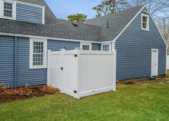 Tide The Knot: Cozy Cape W/ Yard Central A/C